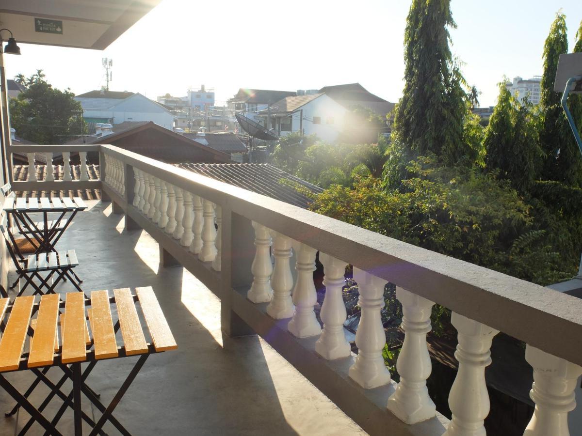 Sleep Guesthouse Chiang Mai Exteriör bild
